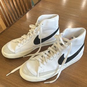 Nike Blazer size woman’s 10.5